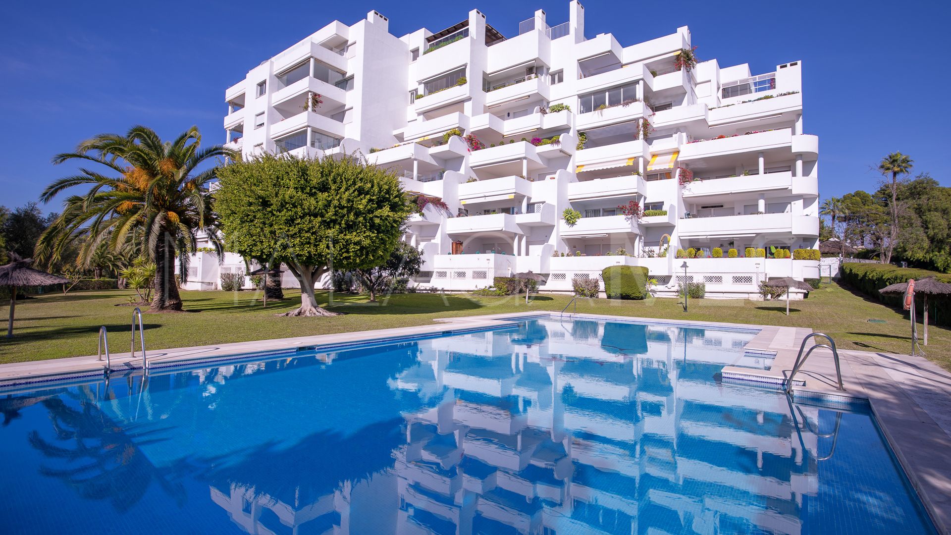 Lägenhet for sale in Guadalmina Alta