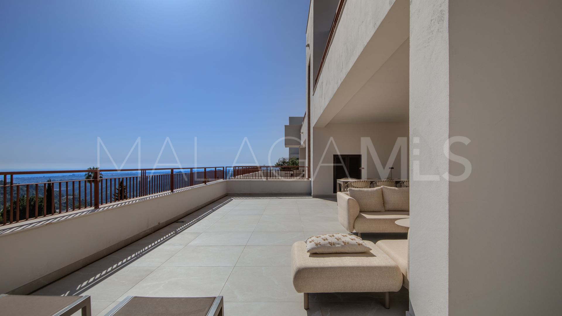 Lägenhet for sale in Istan