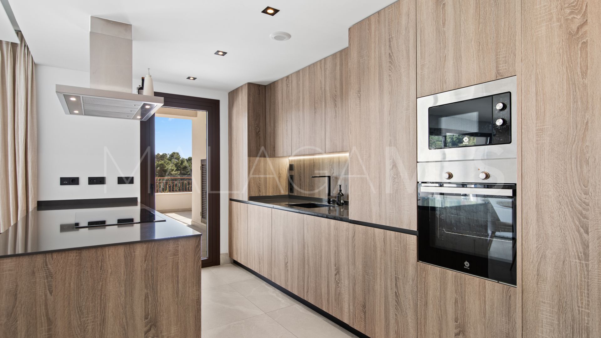 Lägenhet for sale in Istan