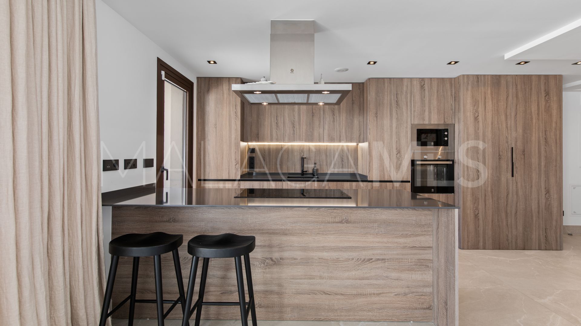 Lägenhet for sale in Istan