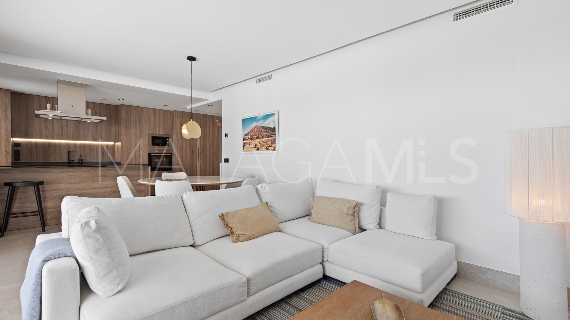 Lägenhet for sale in Istan