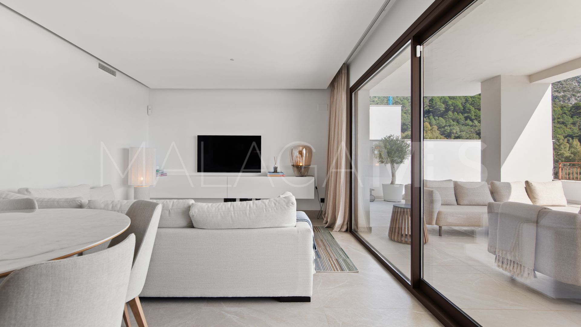 Lägenhet for sale in Istan