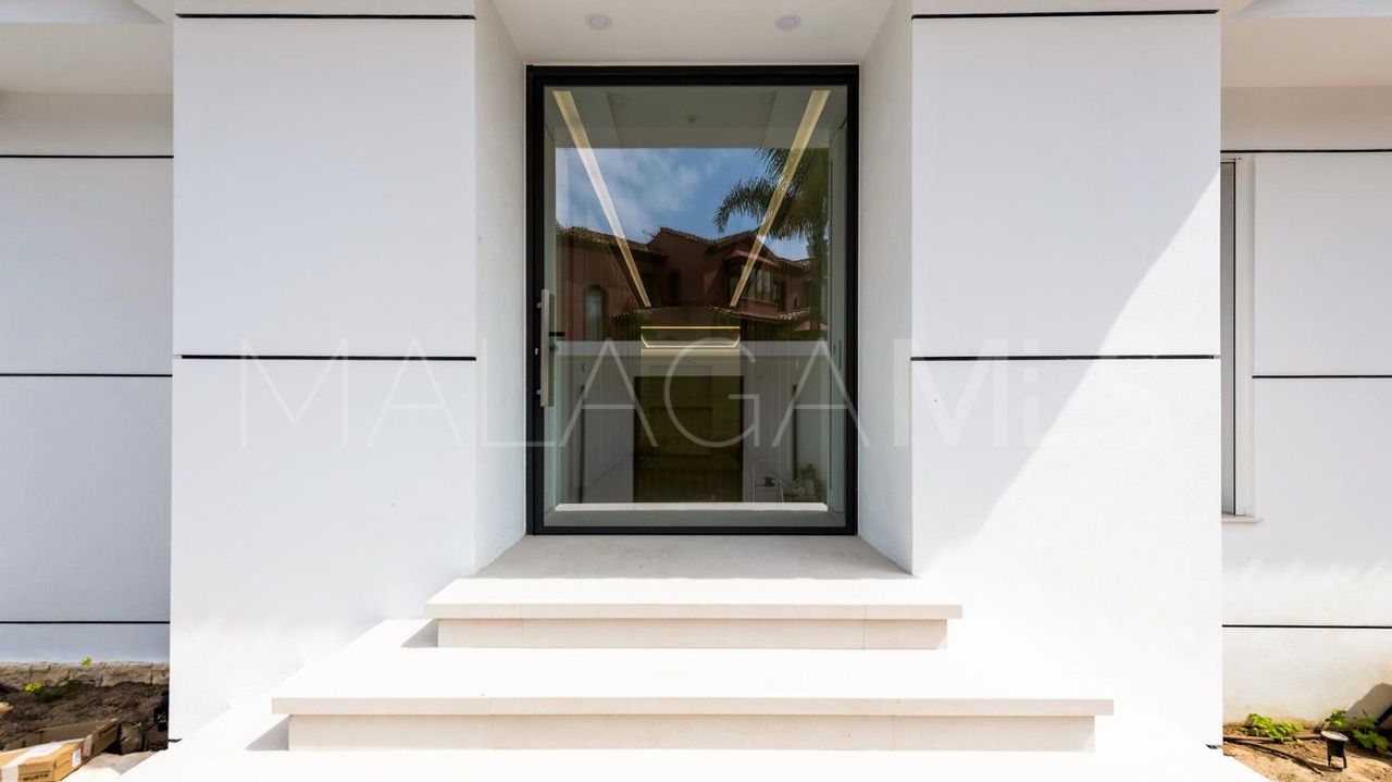 Villa for sale in Guadalmina Alta