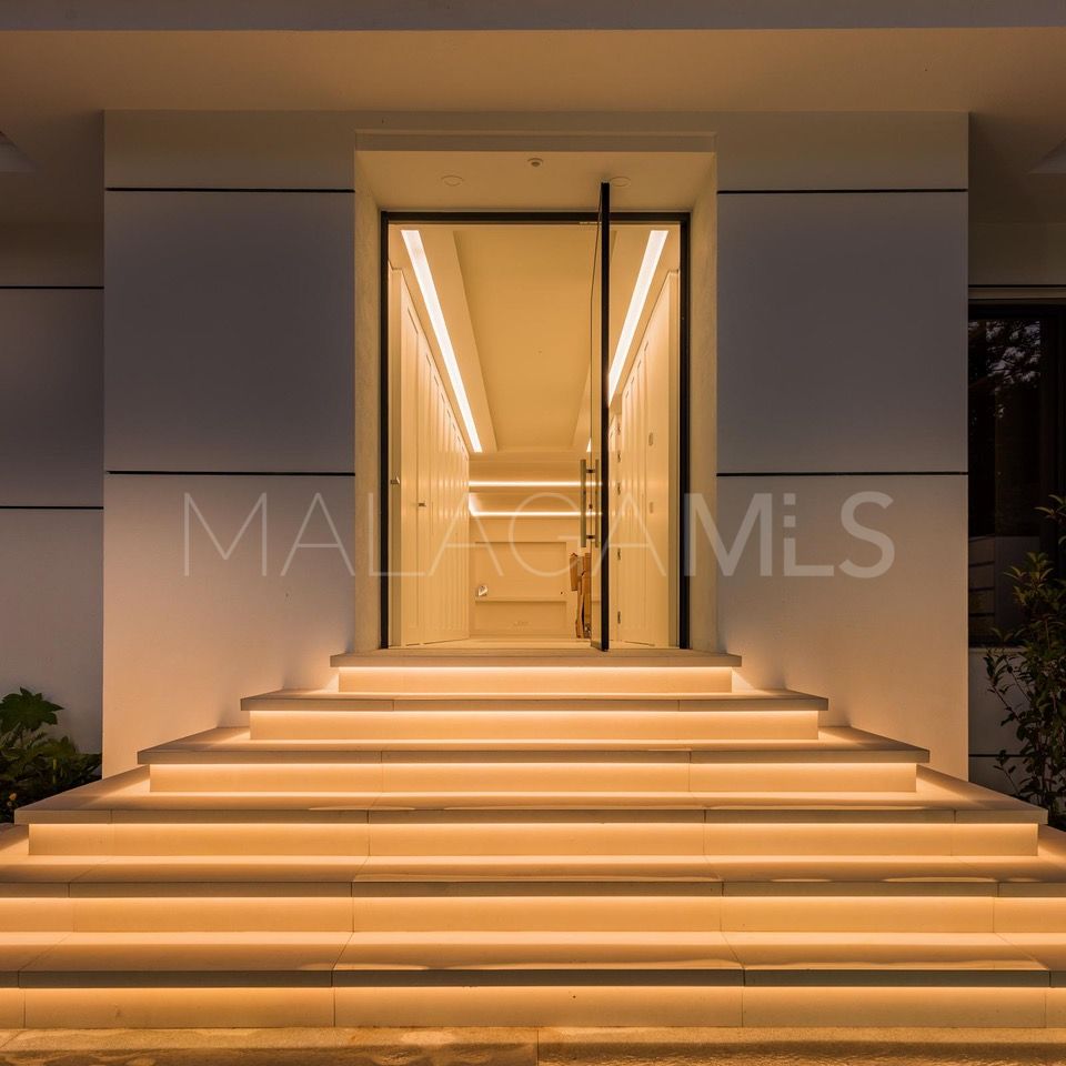 Villa for sale in Guadalmina Alta