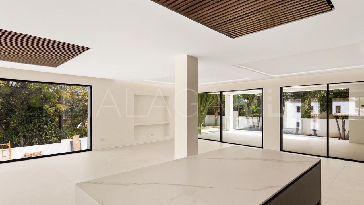 Villa for sale in Guadalmina Alta