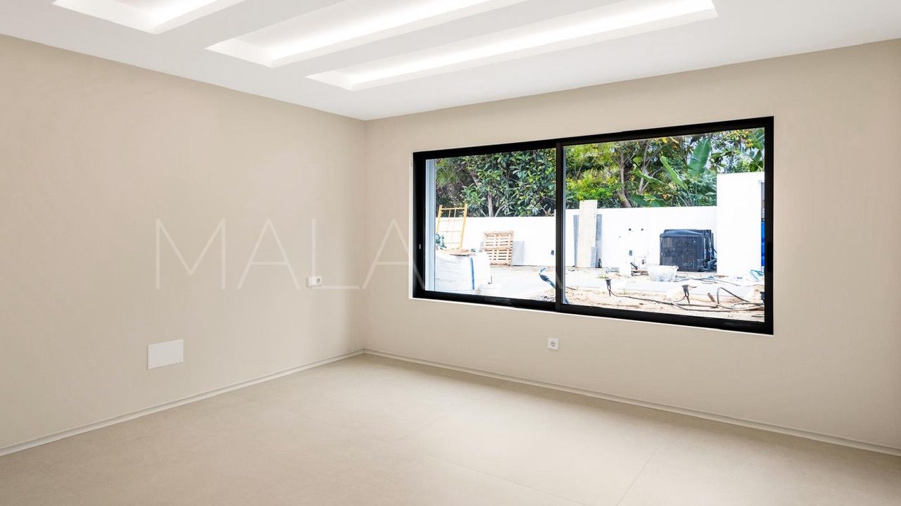 Villa for sale in Guadalmina Alta