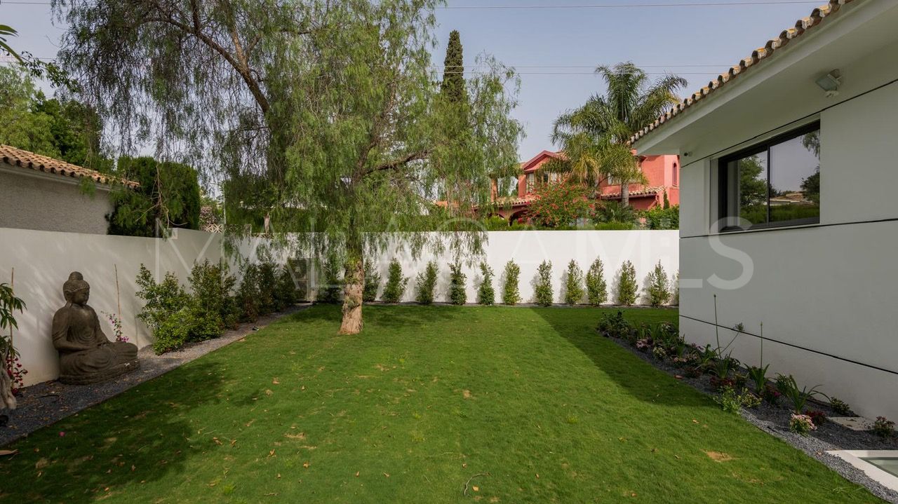 Villa for sale in Guadalmina Alta