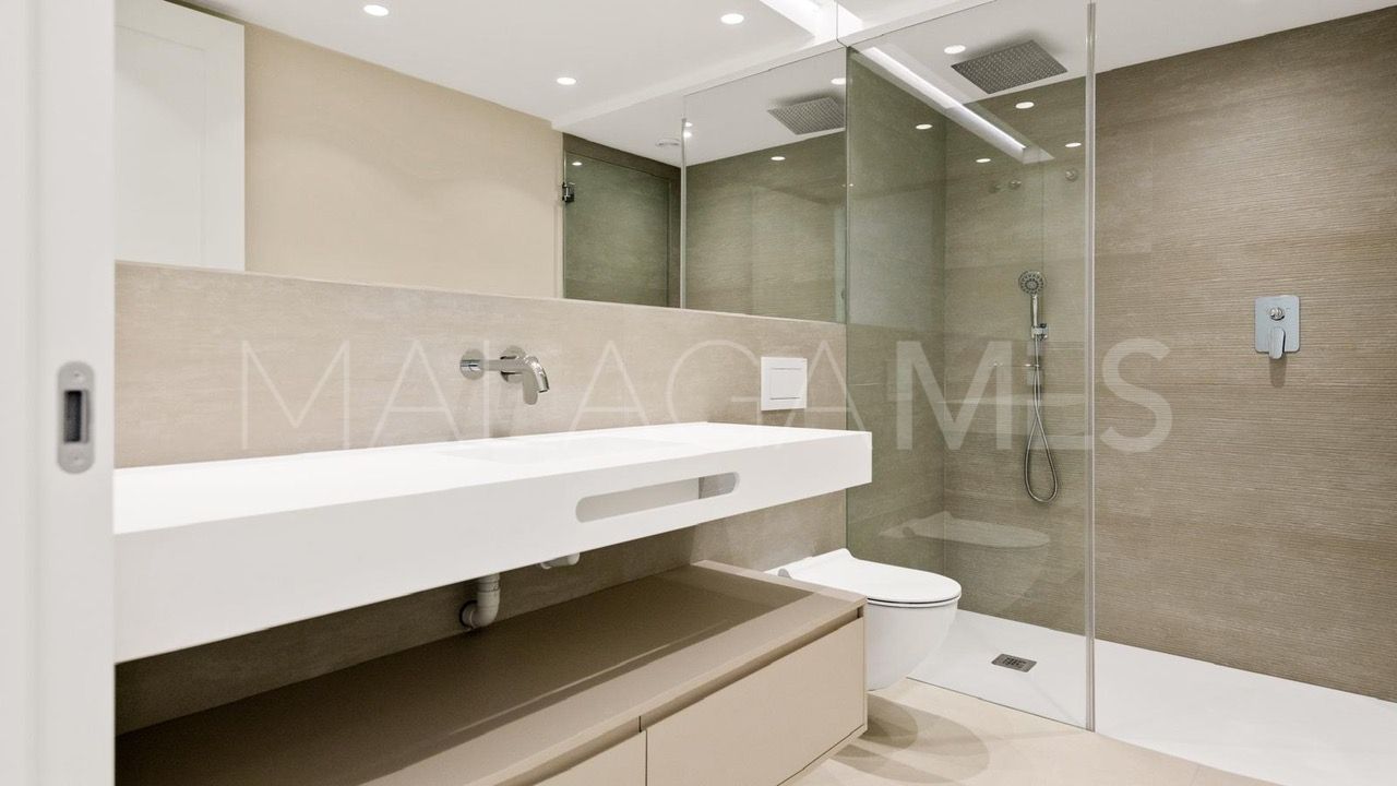 Villa for sale in Guadalmina Alta