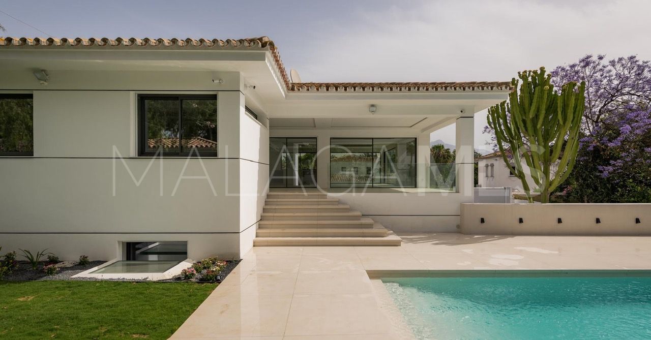 Villa for sale in Guadalmina Alta