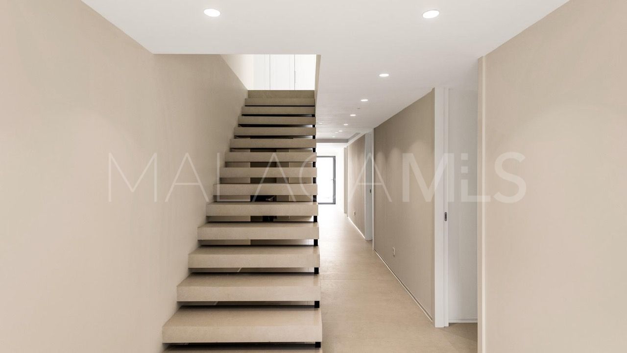 Villa for sale in Guadalmina Alta