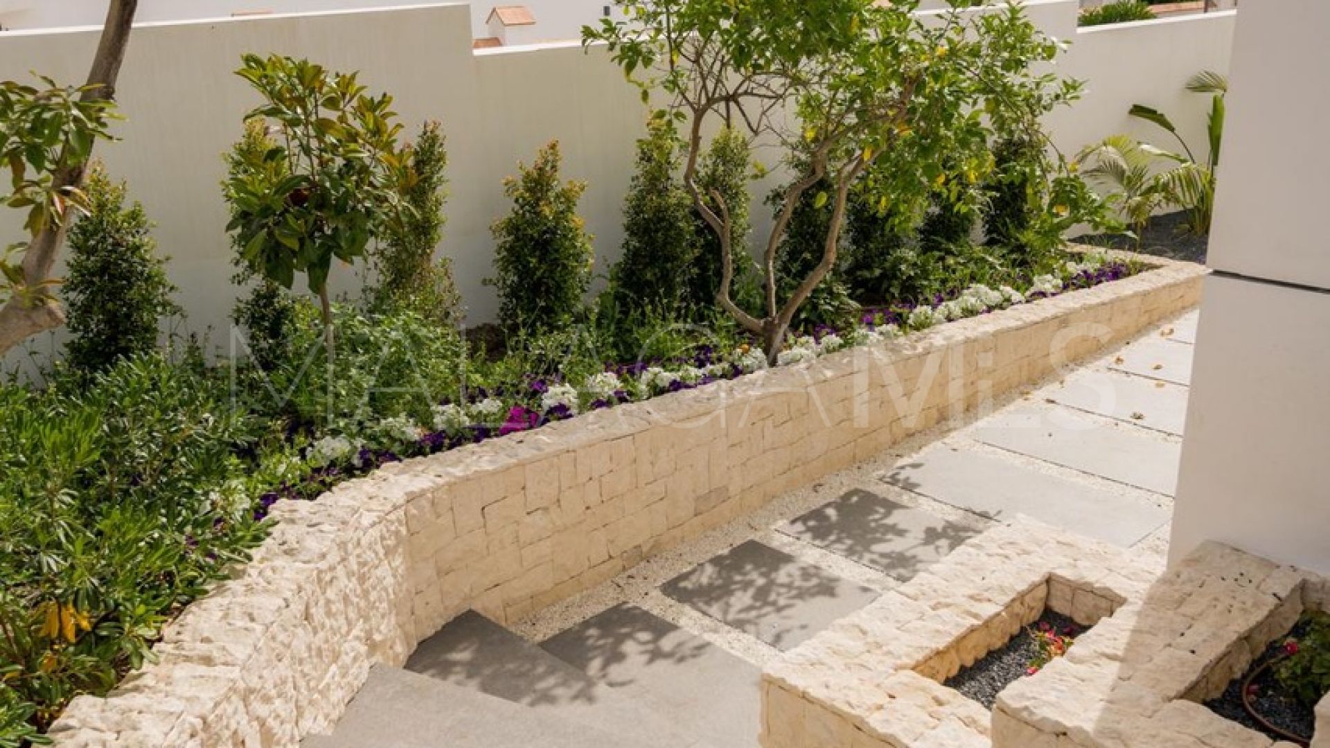 Villa for sale in Guadalmina Alta