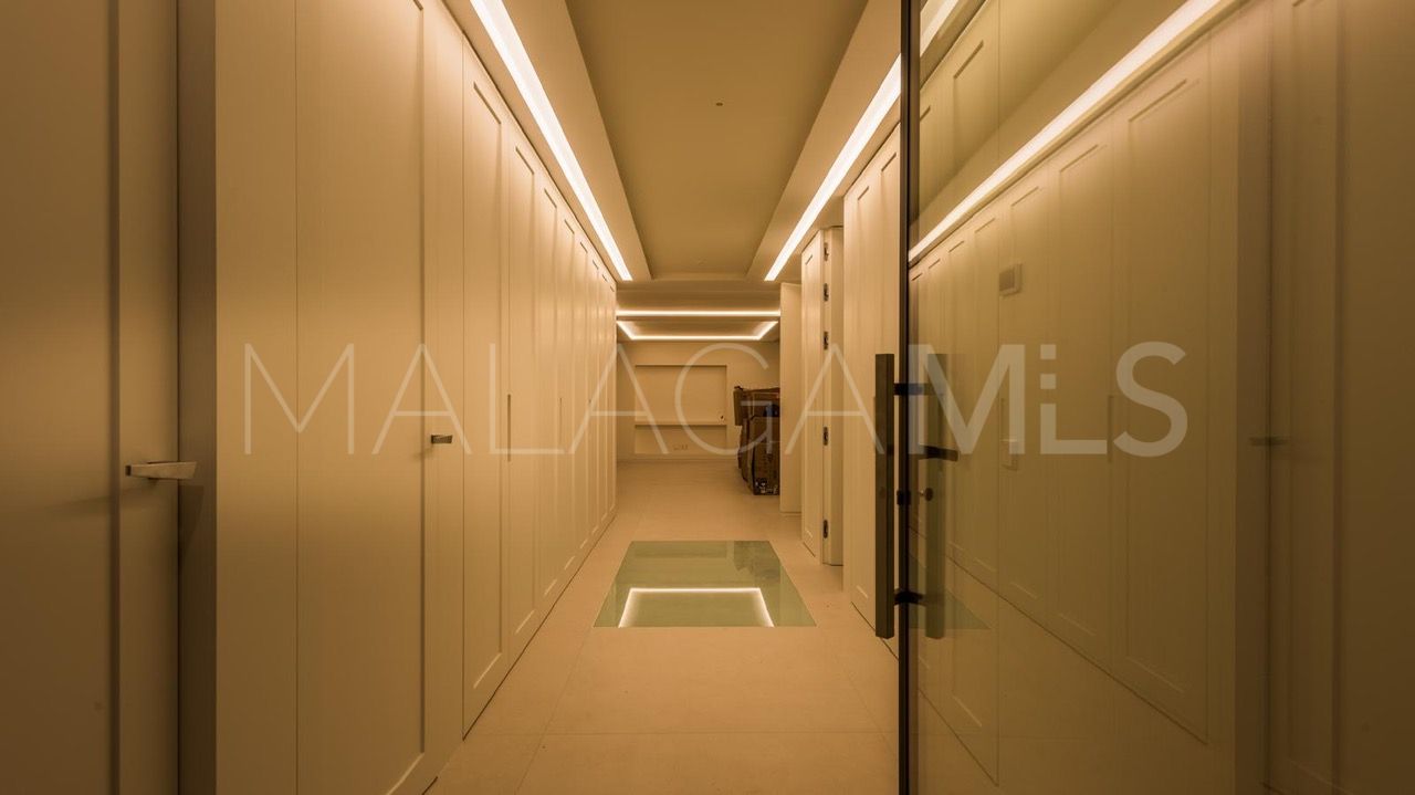 Villa for sale in Guadalmina Alta