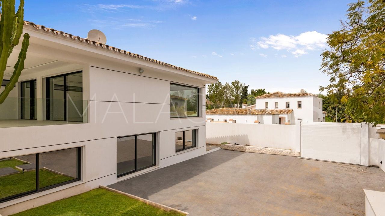 Villa for sale in Guadalmina Alta