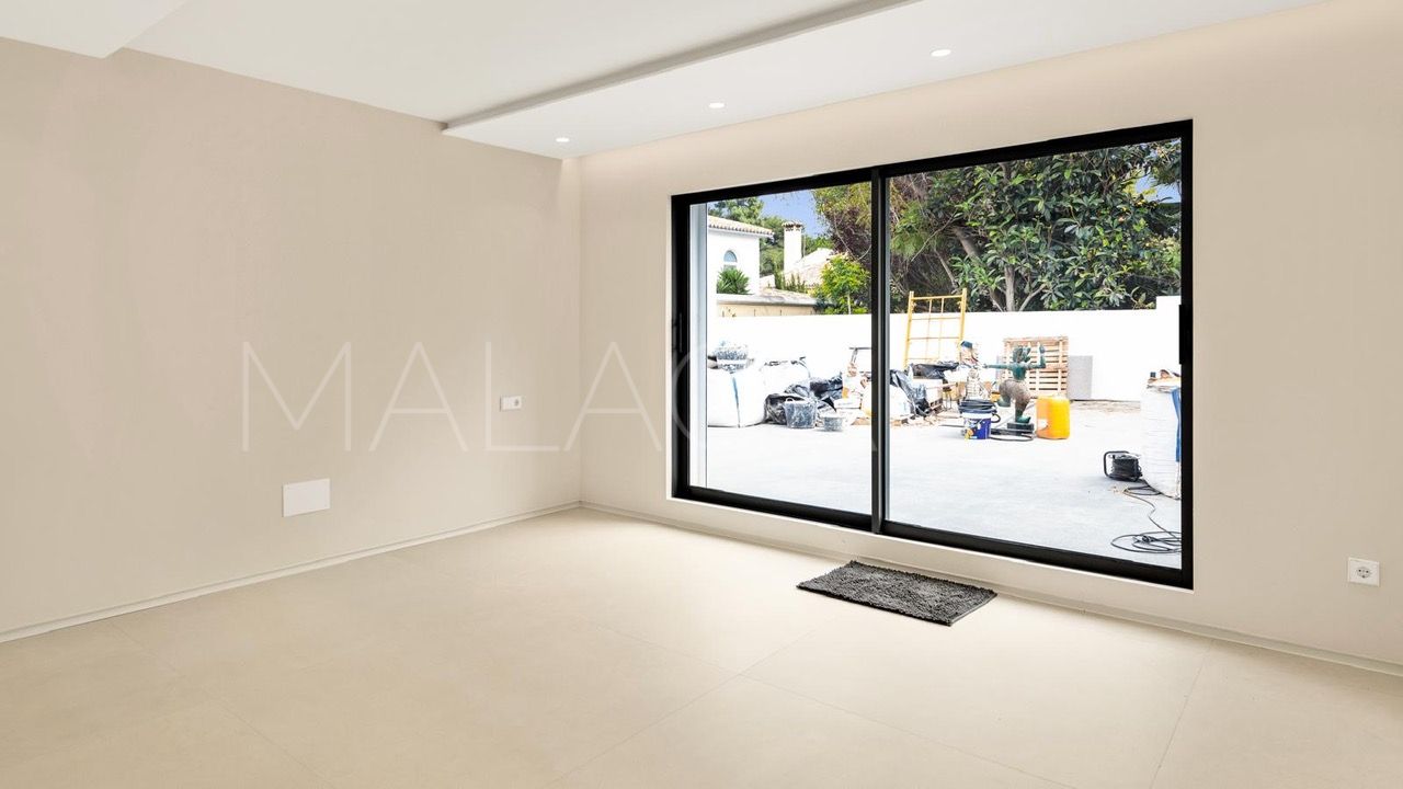 Villa for sale in Guadalmina Alta