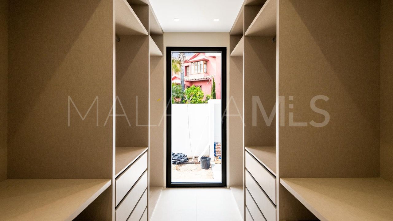 Villa for sale in Guadalmina Alta