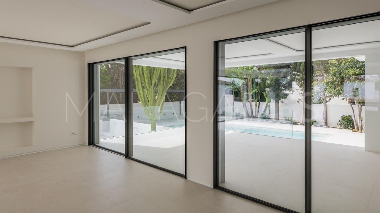 Villa for sale in Guadalmina Alta