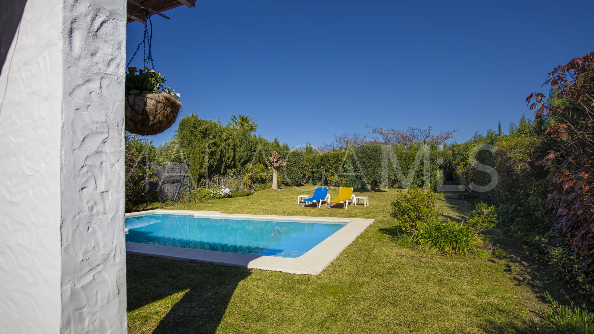 Villa for sale in Benahavis