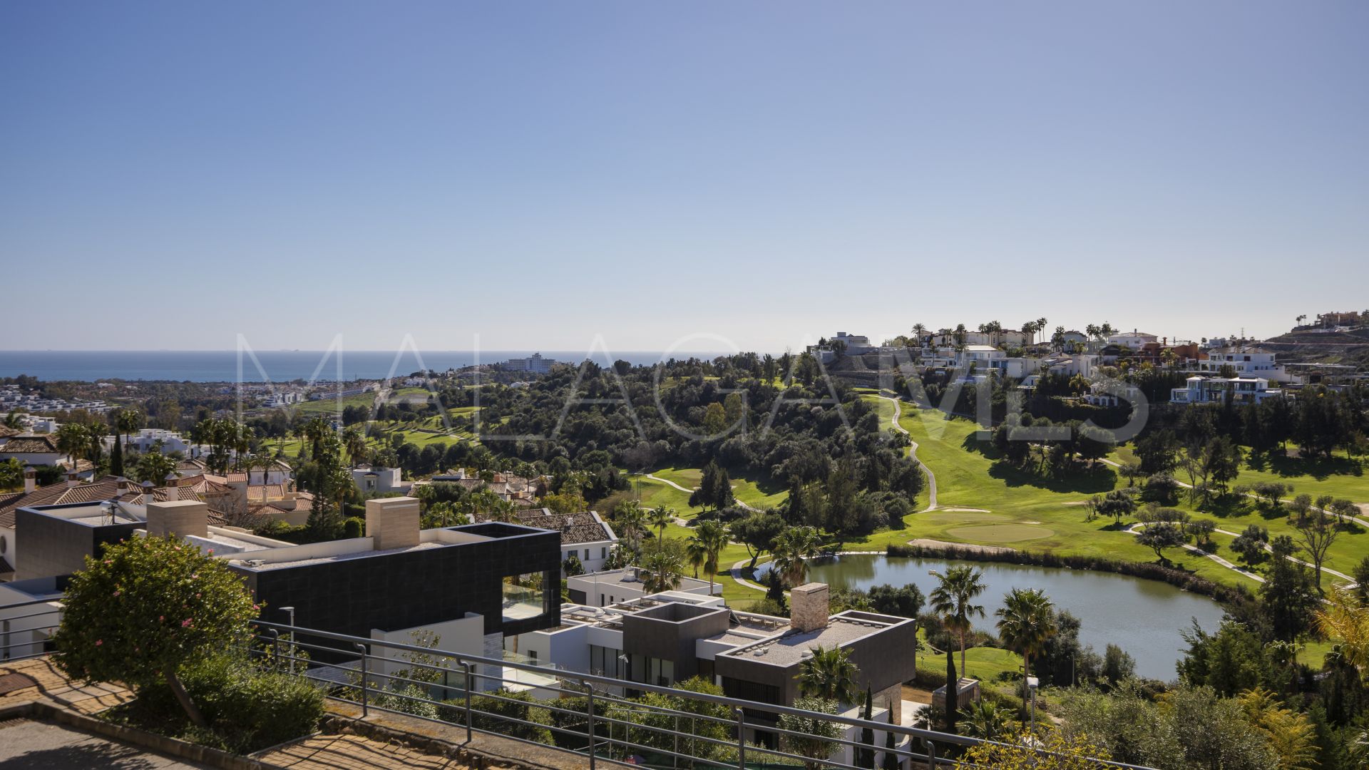 Villa for sale in Benahavis