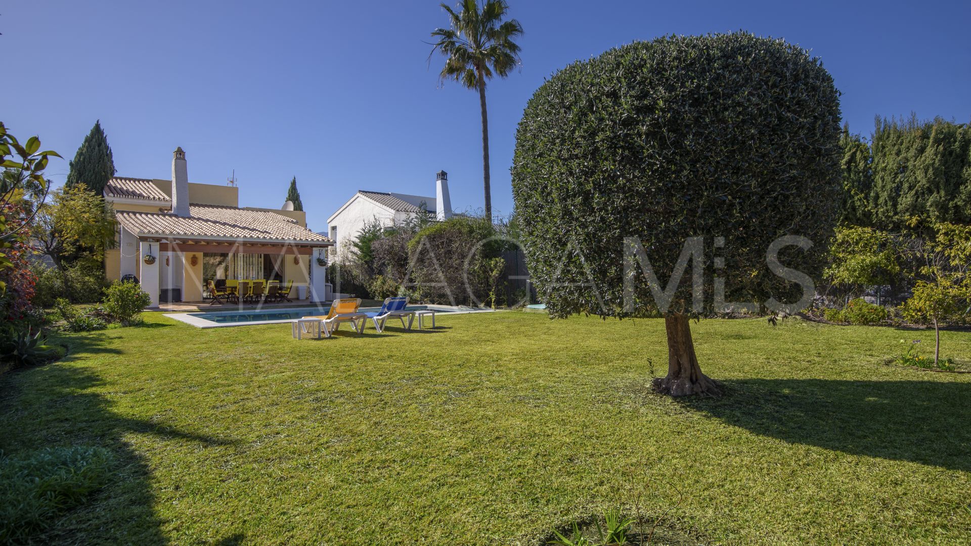 Villa for sale in Benahavis