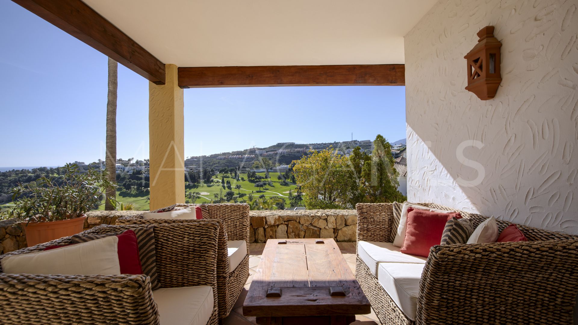 Villa for sale in Benahavis