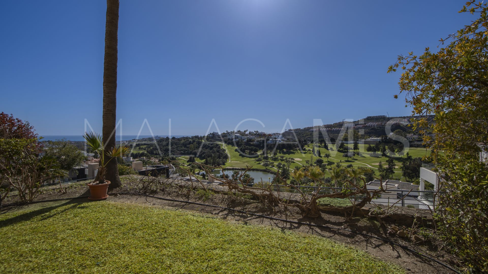 Villa for sale in Benahavis