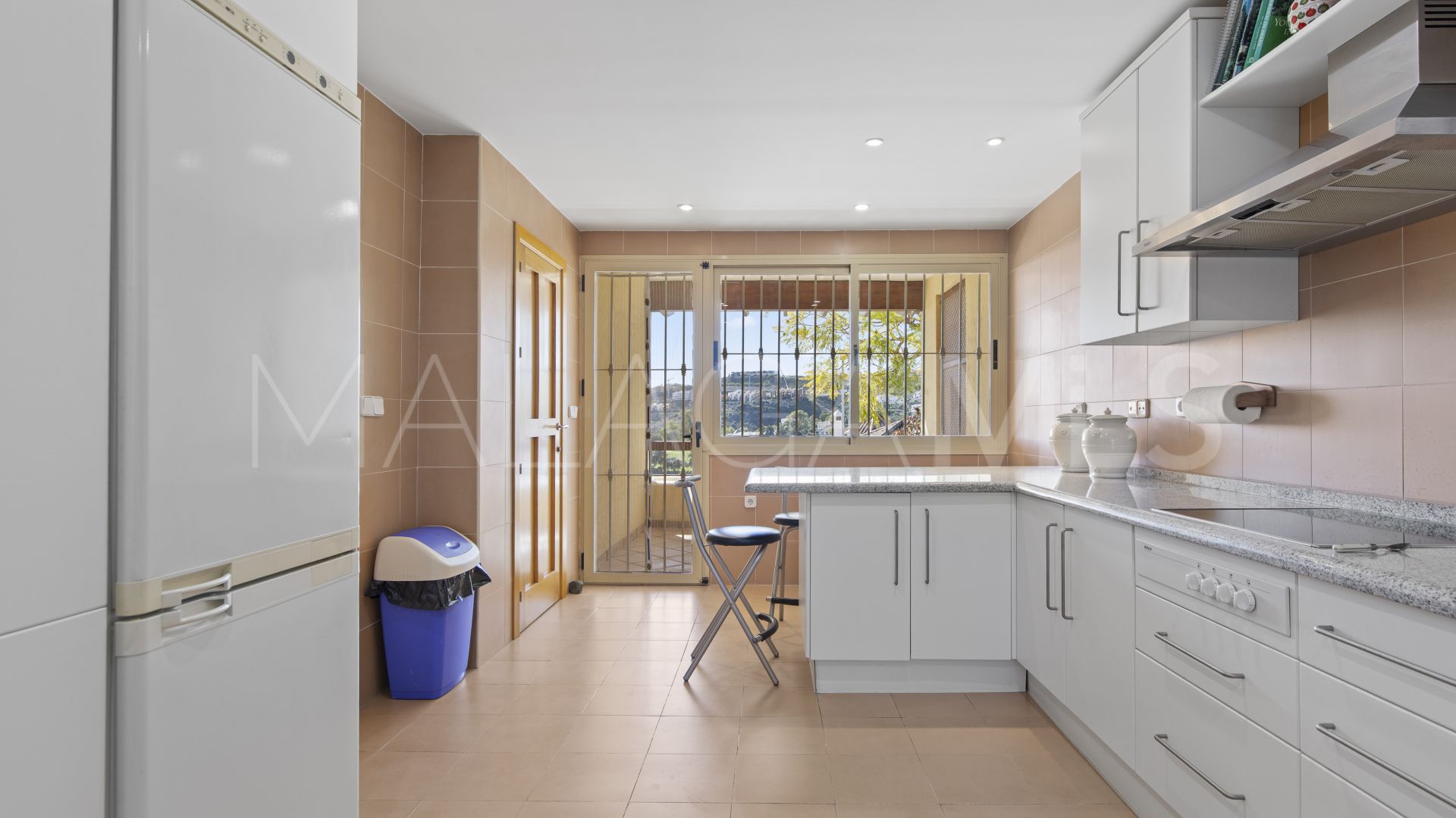 Villa for sale in Benahavis