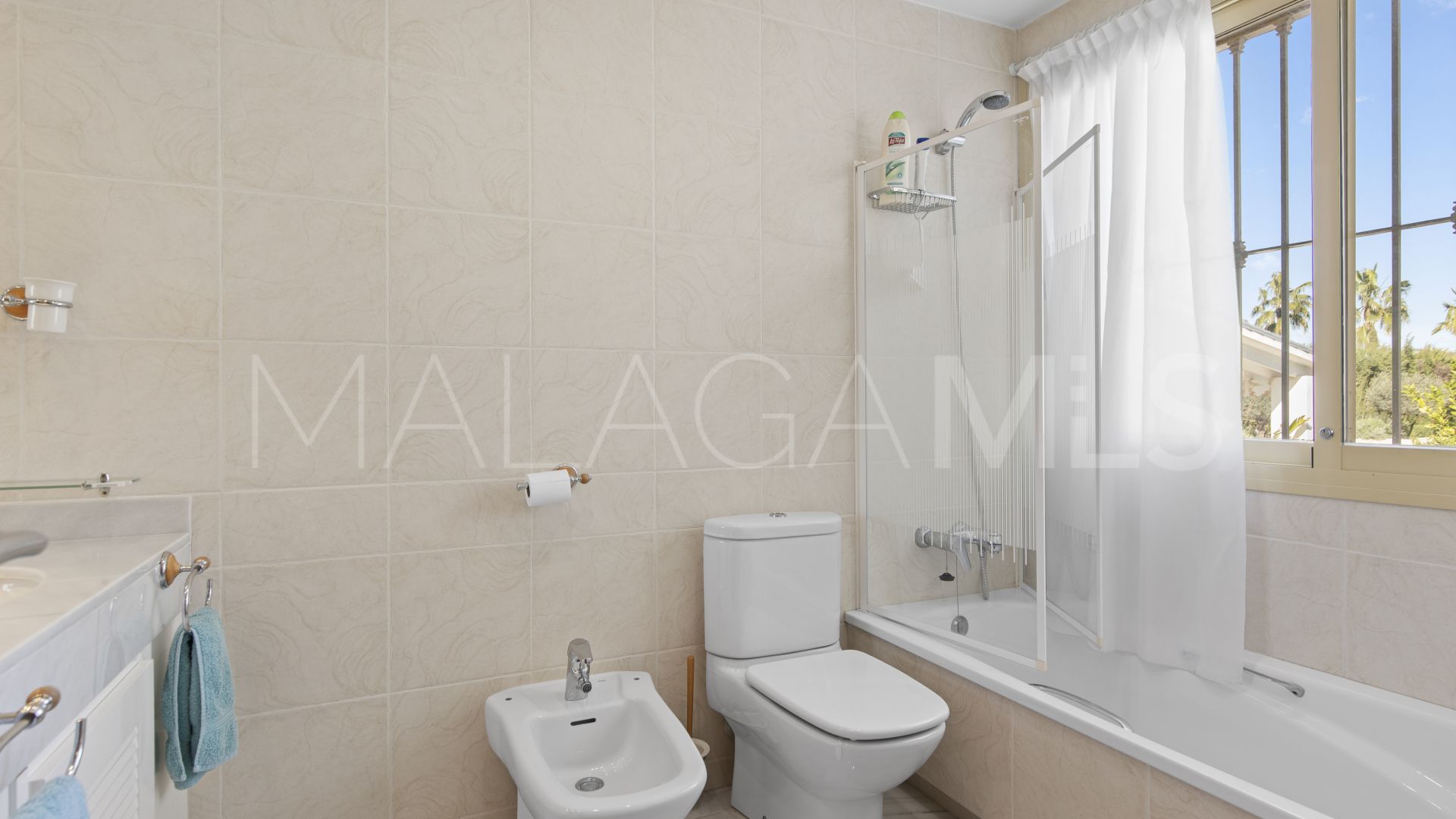 Villa for sale in Benahavis