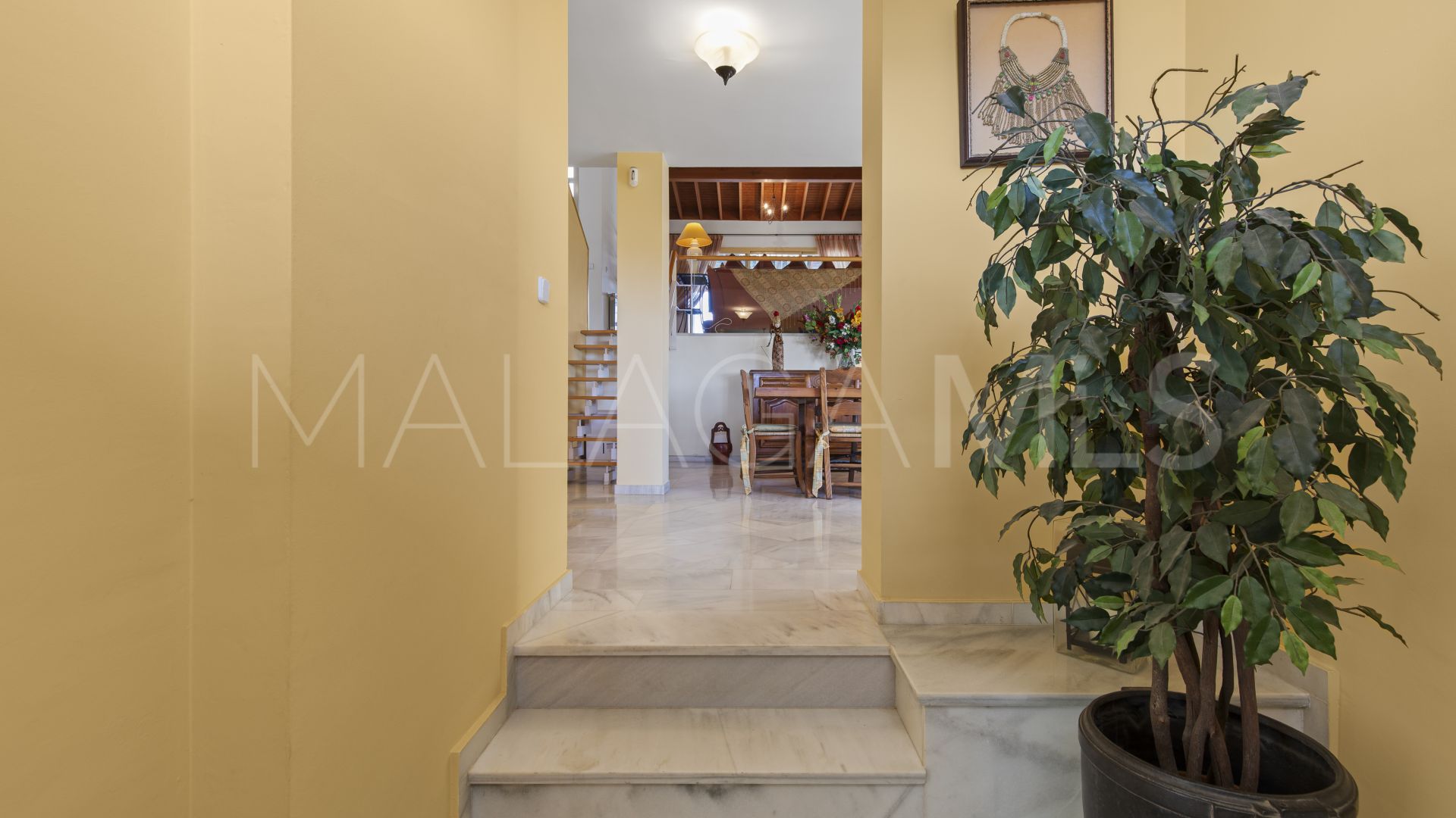 Villa for sale in Benahavis