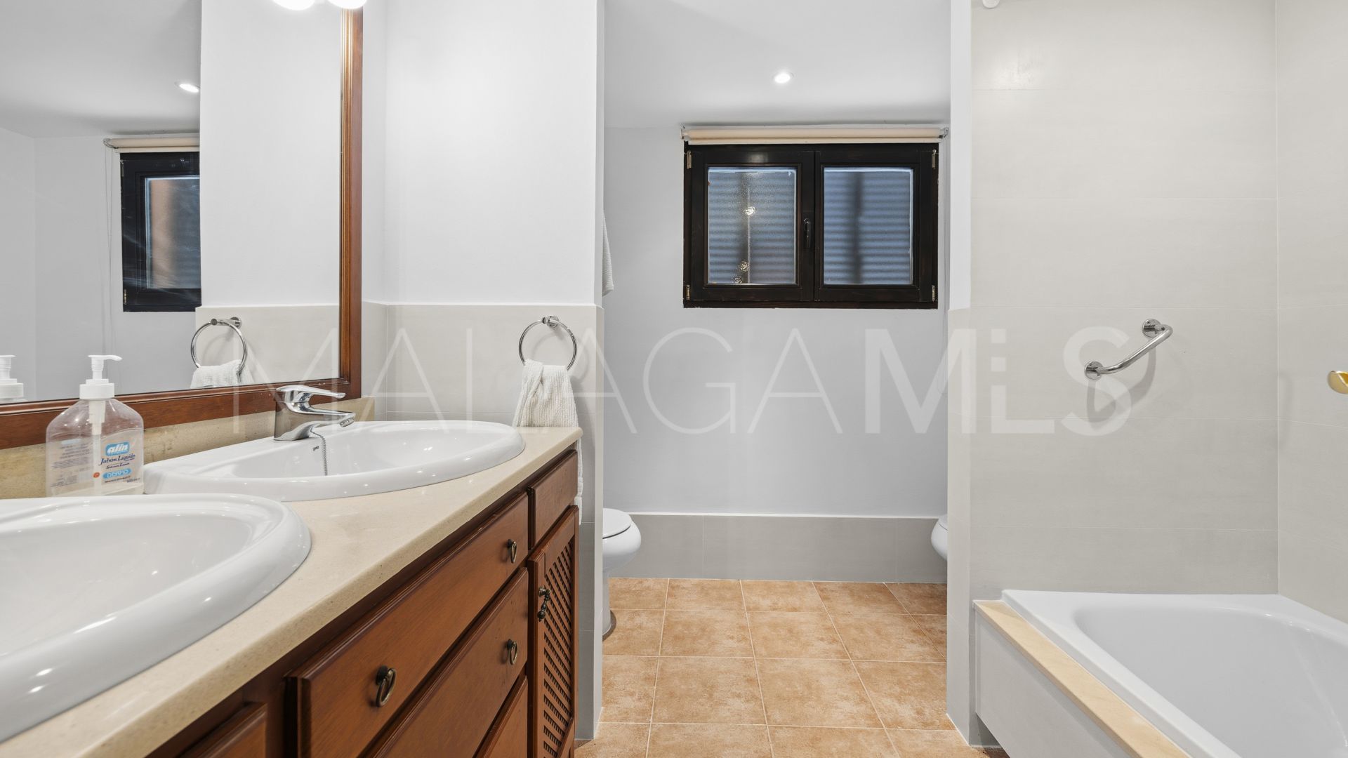 Villa for sale in Guadalmina Alta