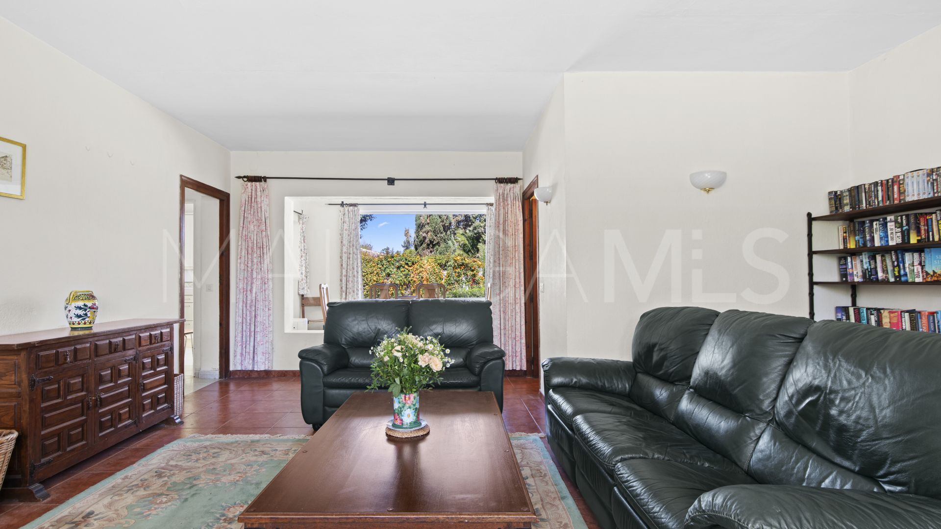 Villa for sale in Guadalmina Baja