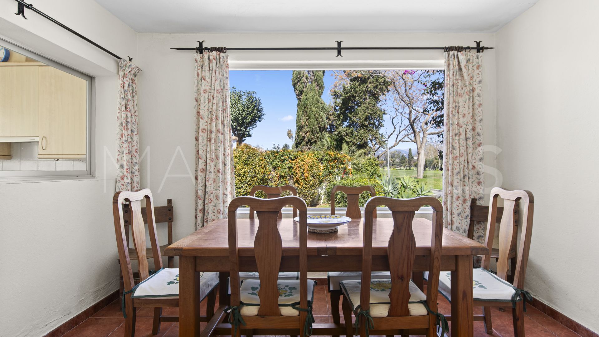 Villa for sale in Guadalmina Baja