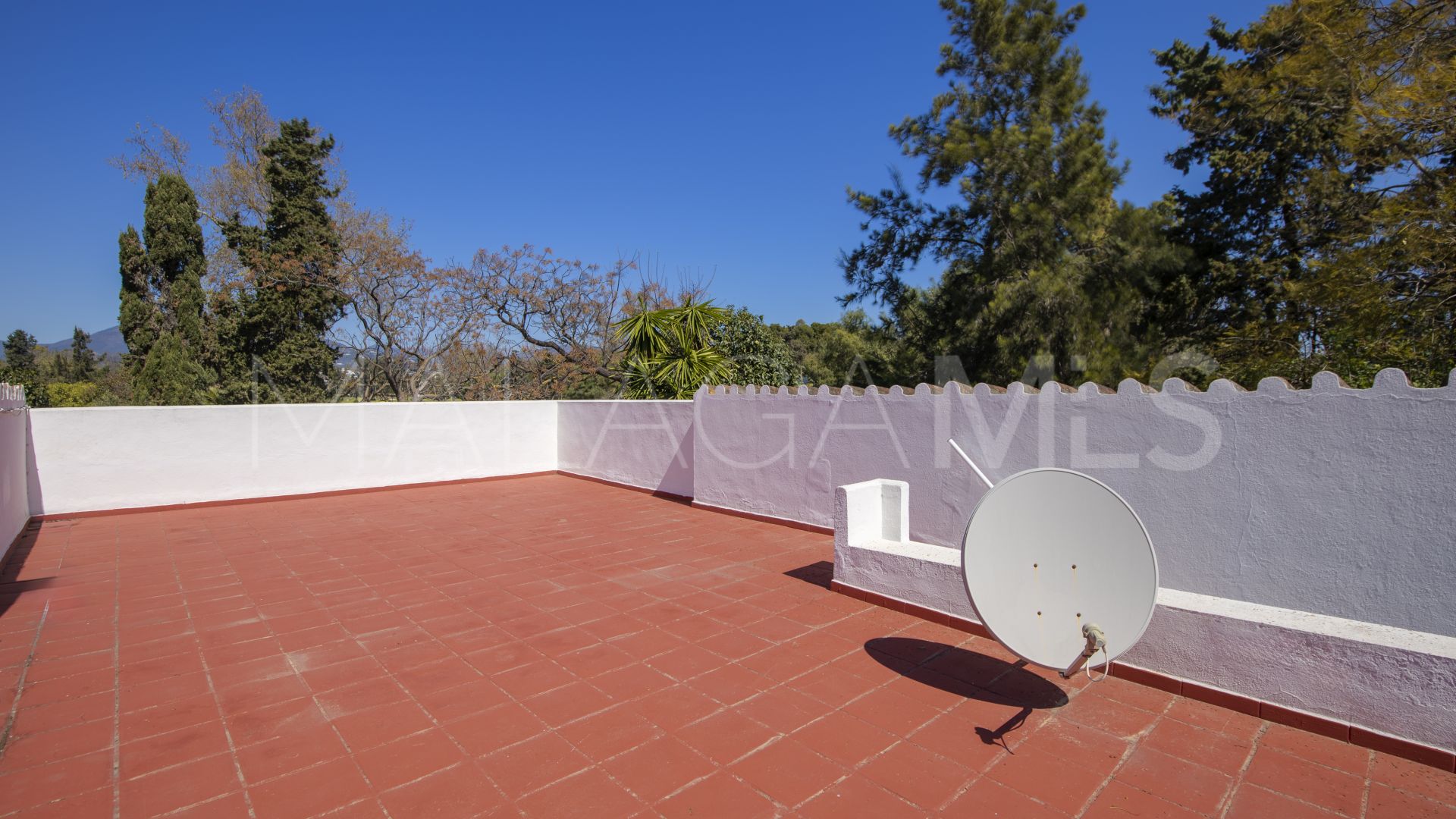 Villa for sale in Guadalmina Baja