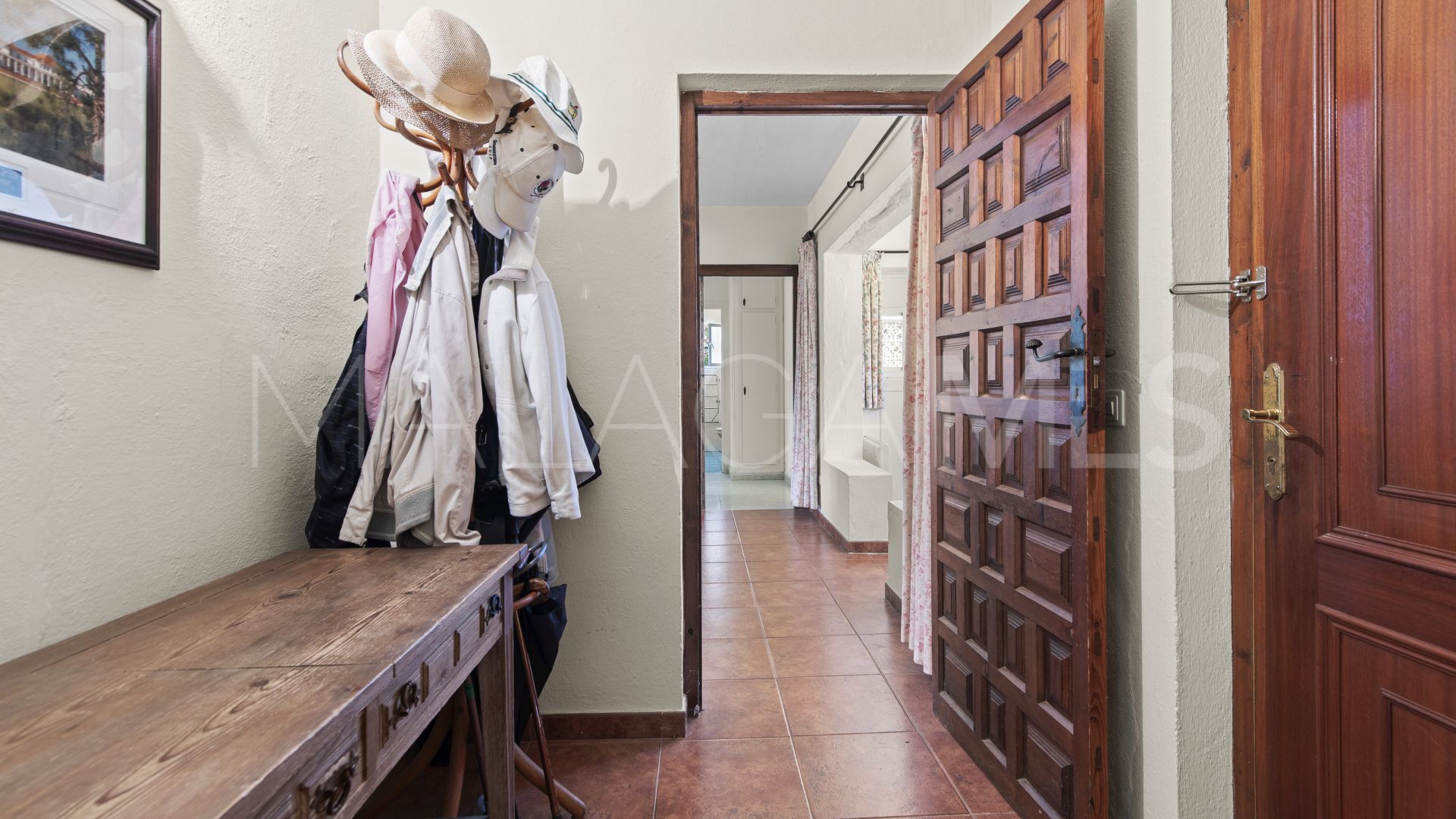 Villa for sale in Guadalmina Baja