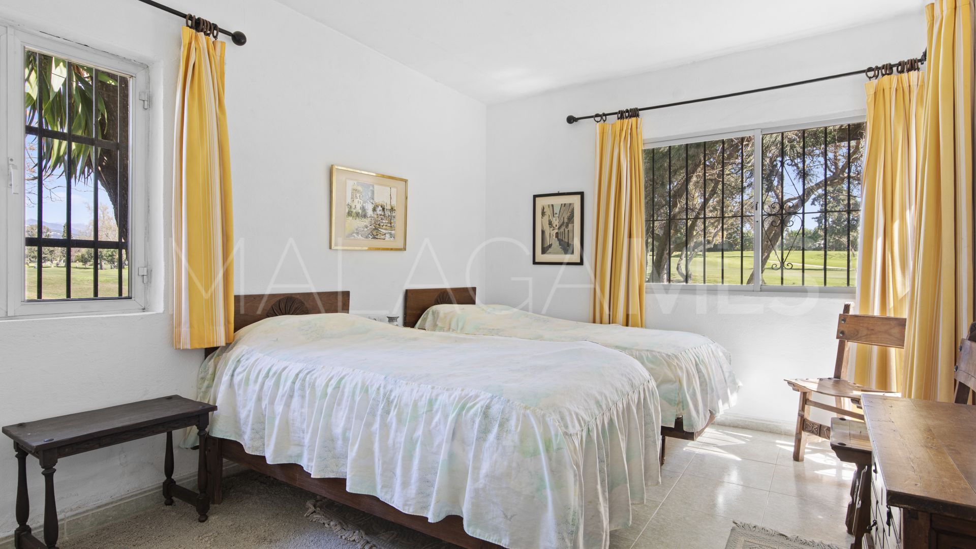 Villa for sale in Guadalmina Baja