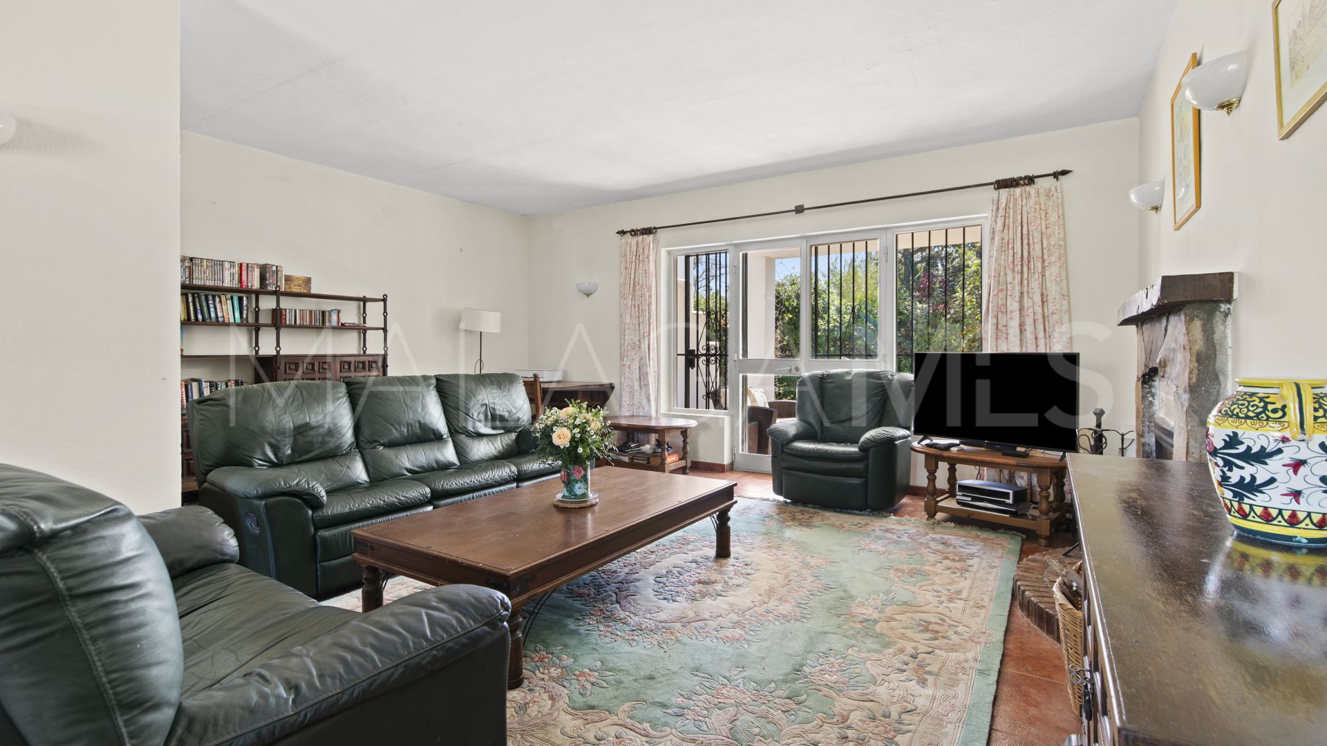 Villa for sale in Guadalmina Baja