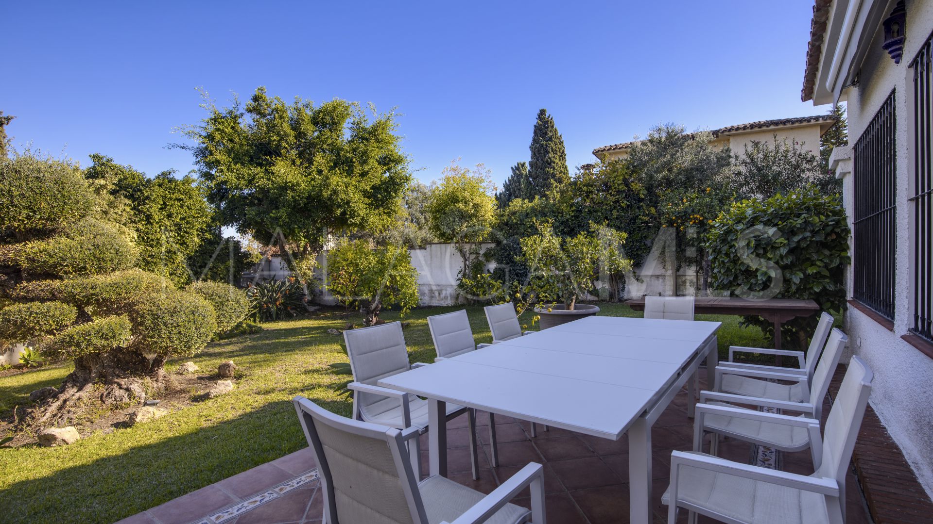 Villa for sale in Guadalmina Alta