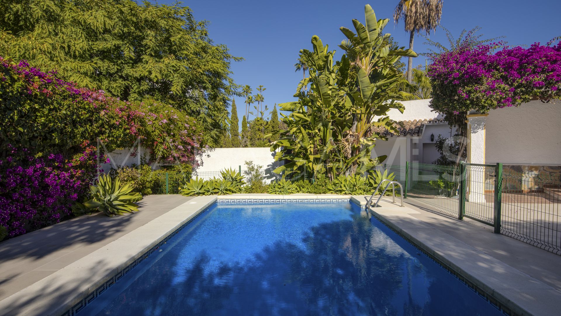 Villa for sale in Guadalmina Alta