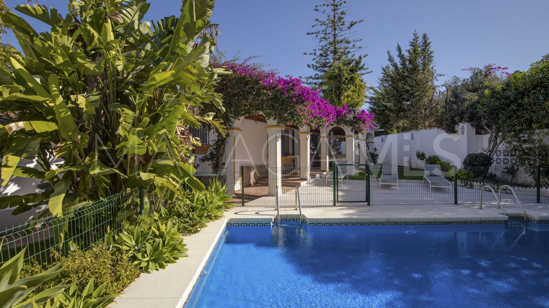 Villa for sale in Guadalmina Alta