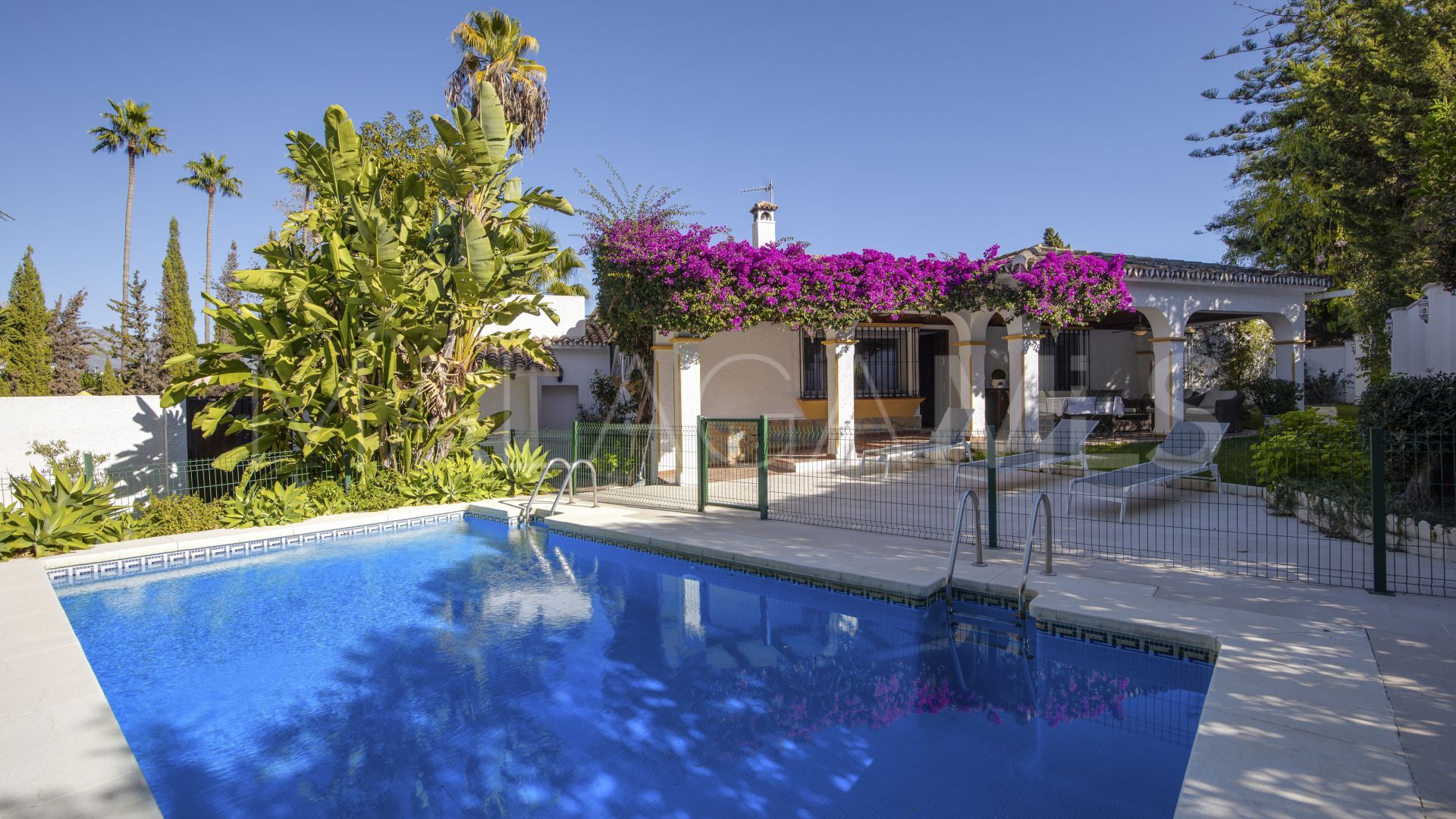 Villa for sale in Guadalmina Alta