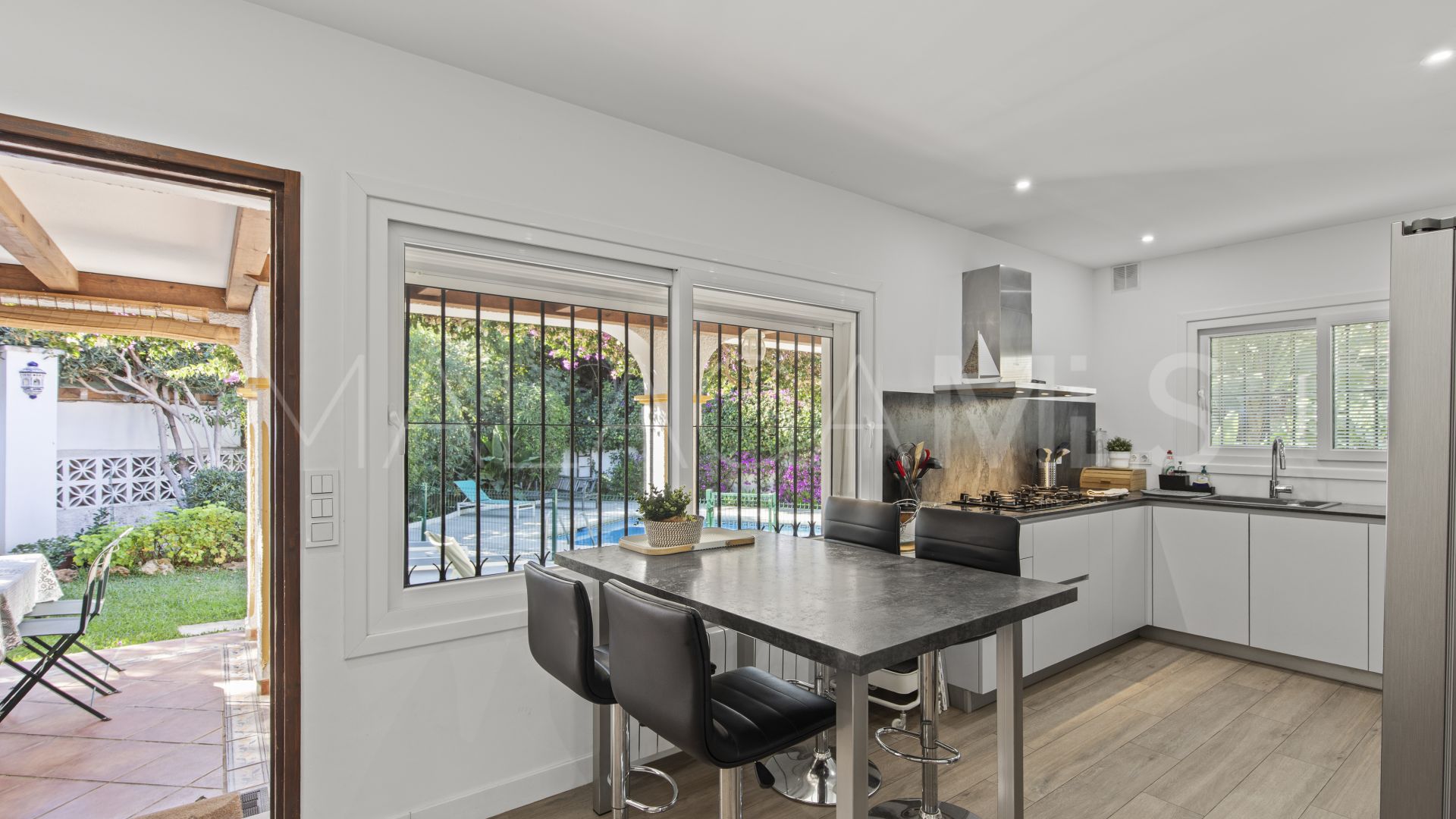 Villa for sale in Guadalmina Alta