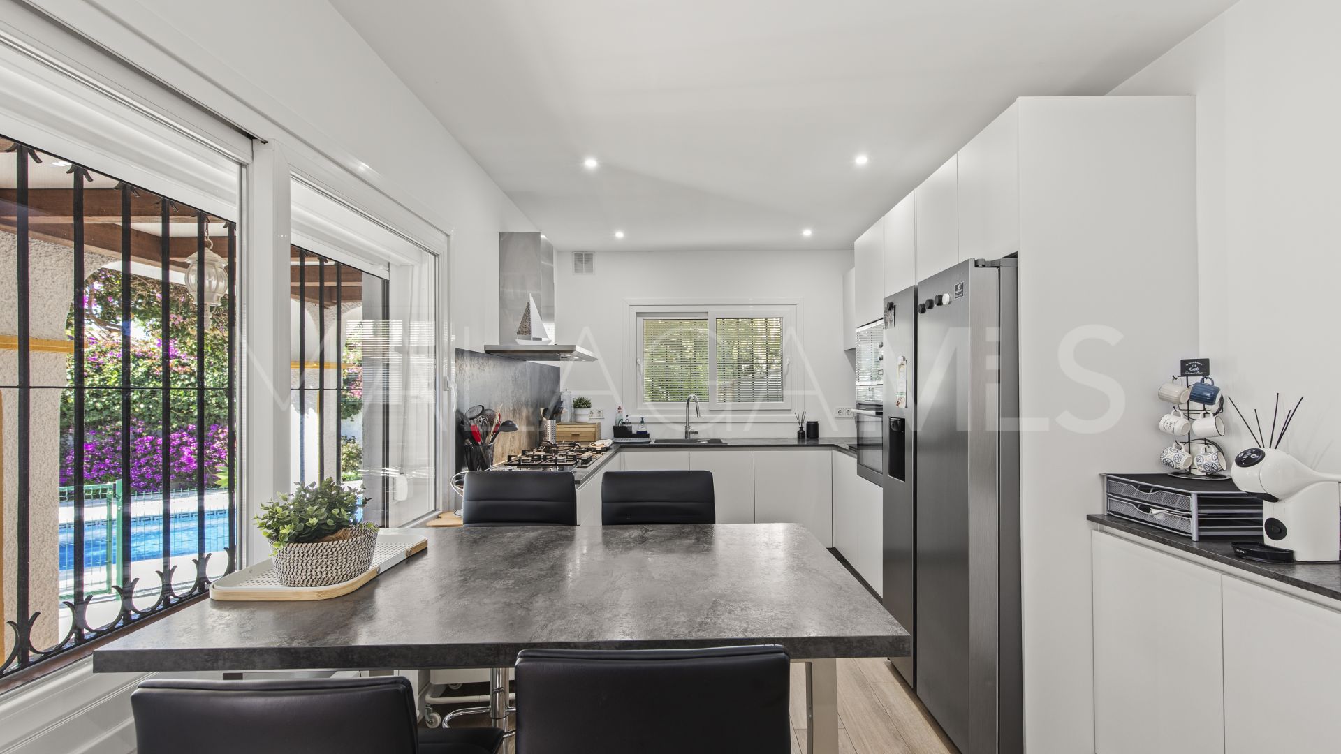 Villa for sale in Guadalmina Alta