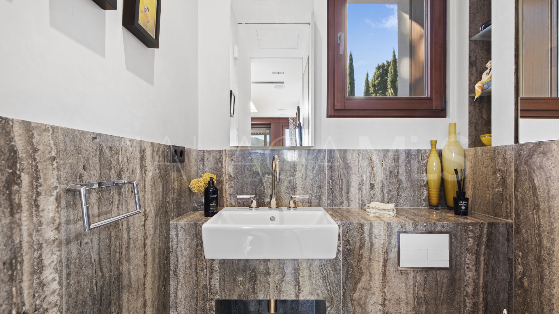 Villa for sale in Guadalmina Alta