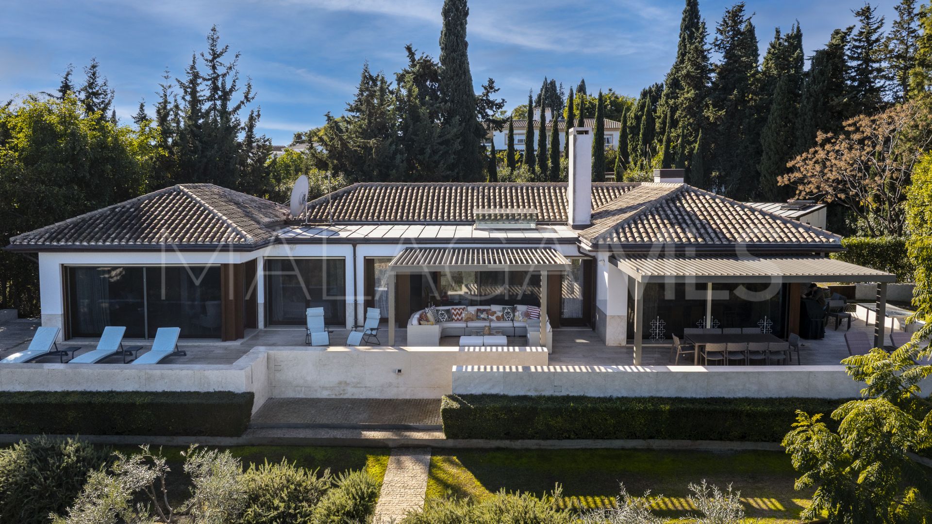Villa for sale in Guadalmina Alta