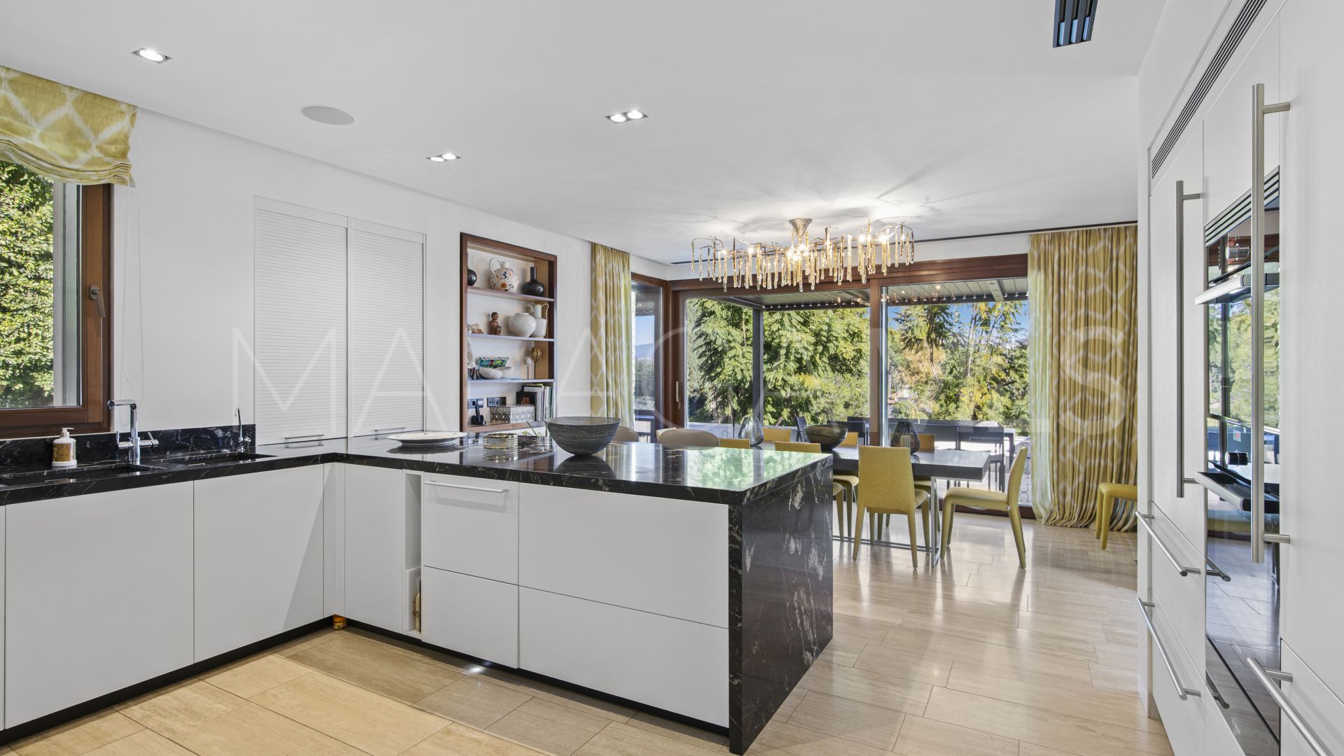 Villa for sale in Guadalmina Alta