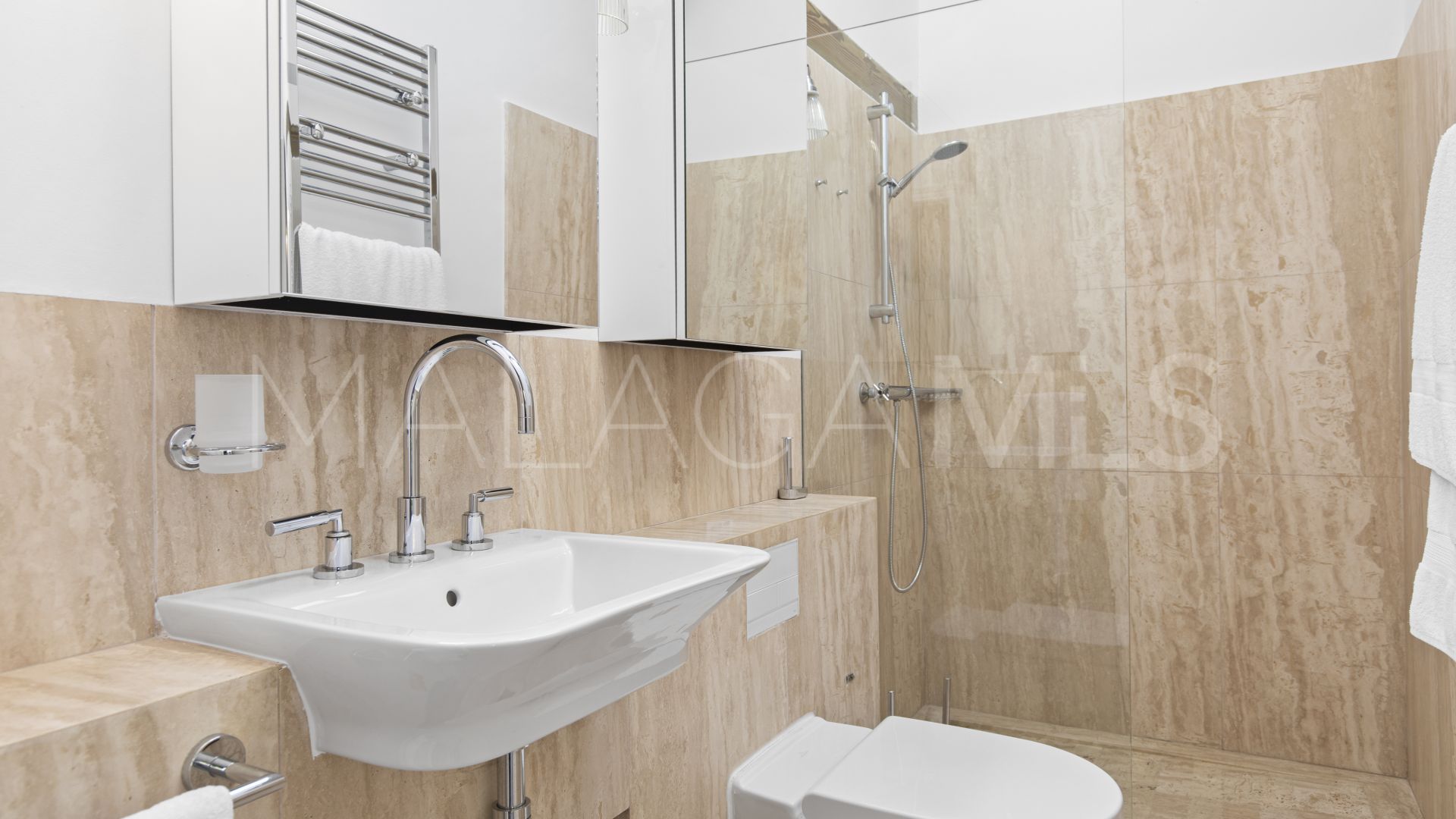 Villa for sale in Guadalmina Alta