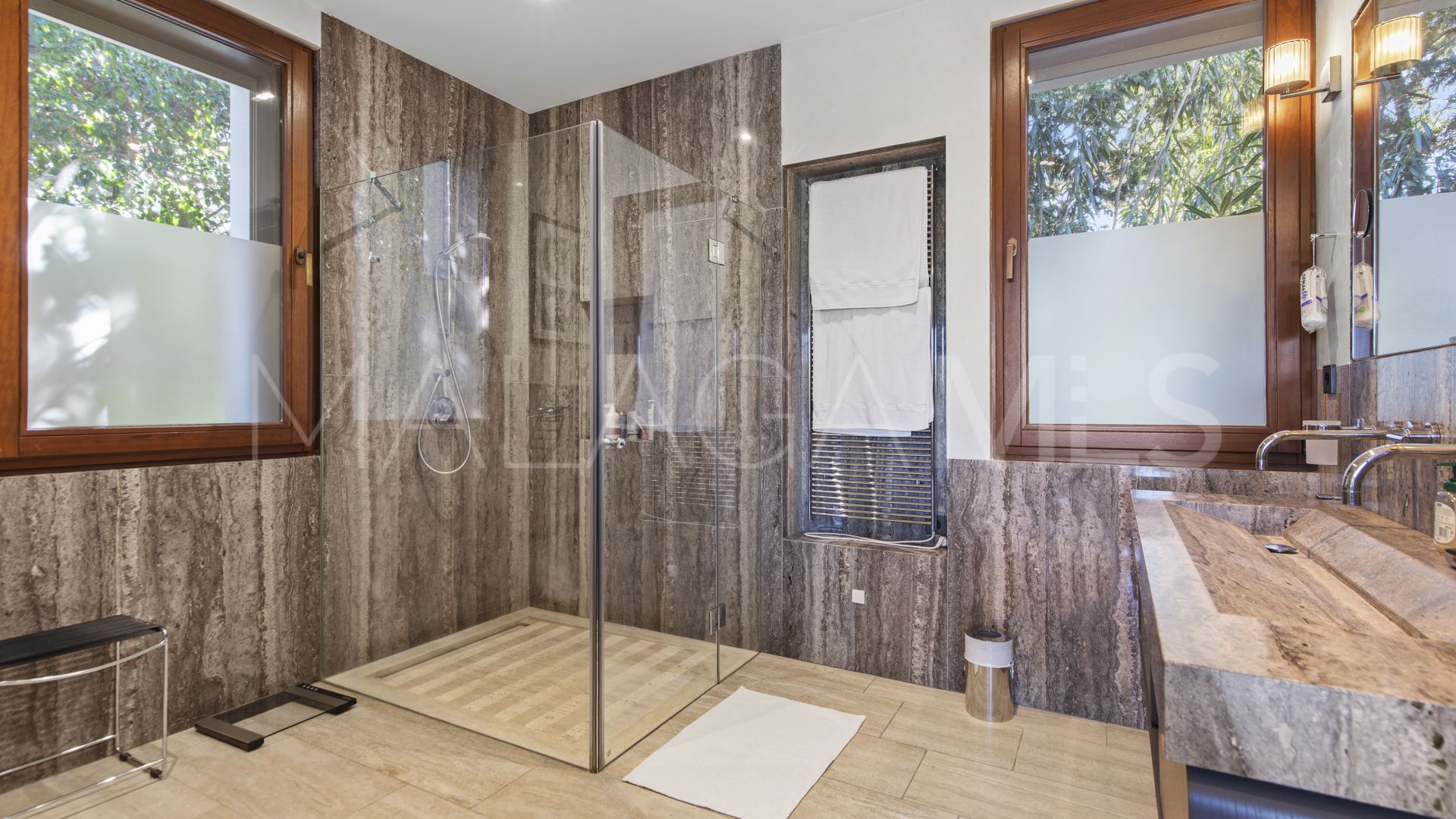 Villa for sale in Guadalmina Alta