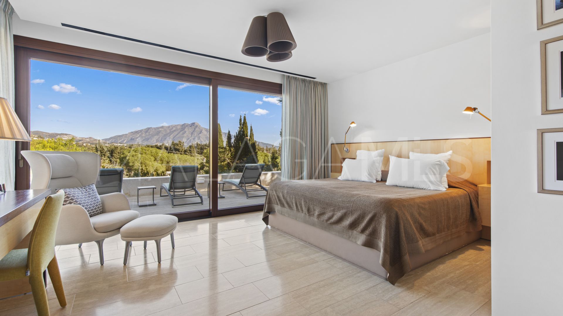 Villa for sale in Guadalmina Alta