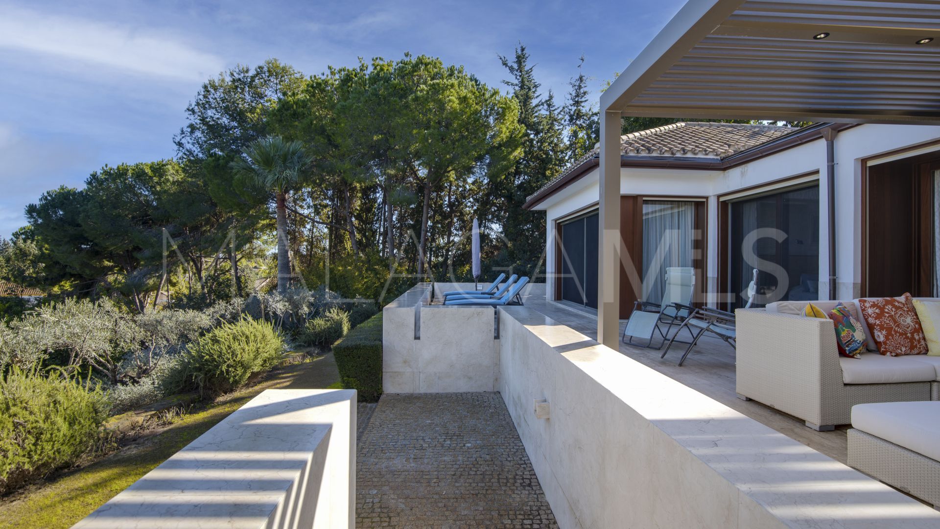 Villa for sale in Guadalmina Alta