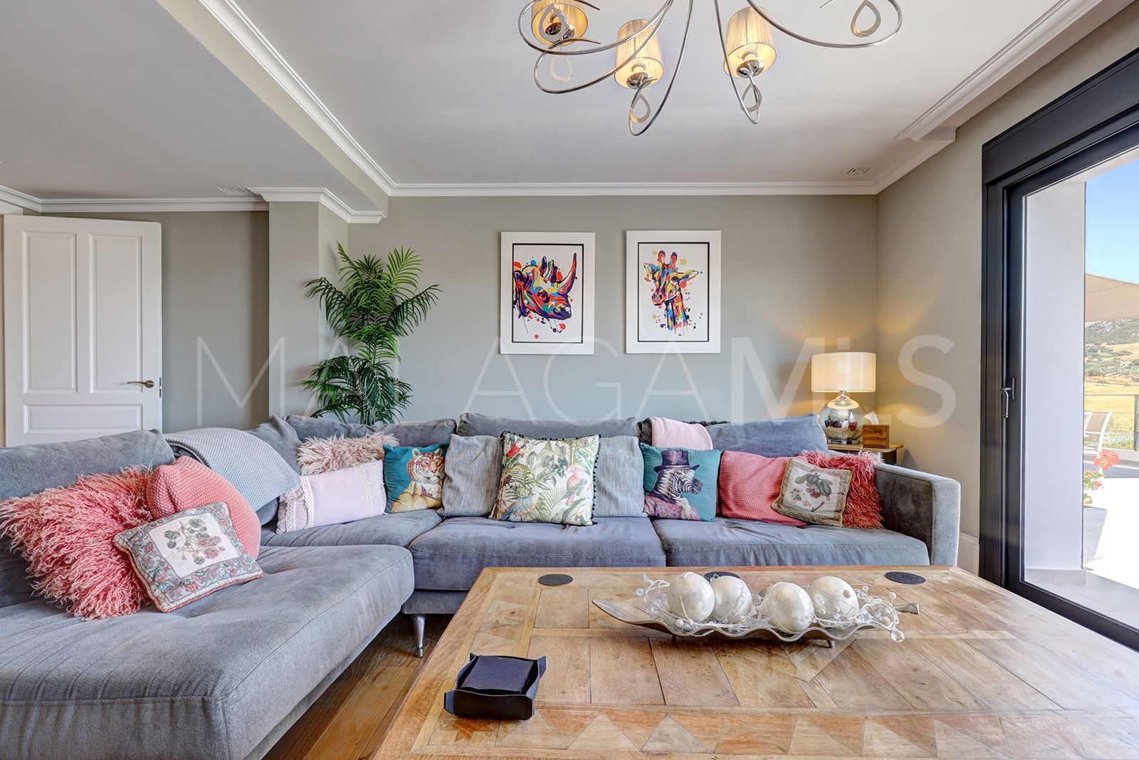 Villa de 4 bedrooms for sale in Casares