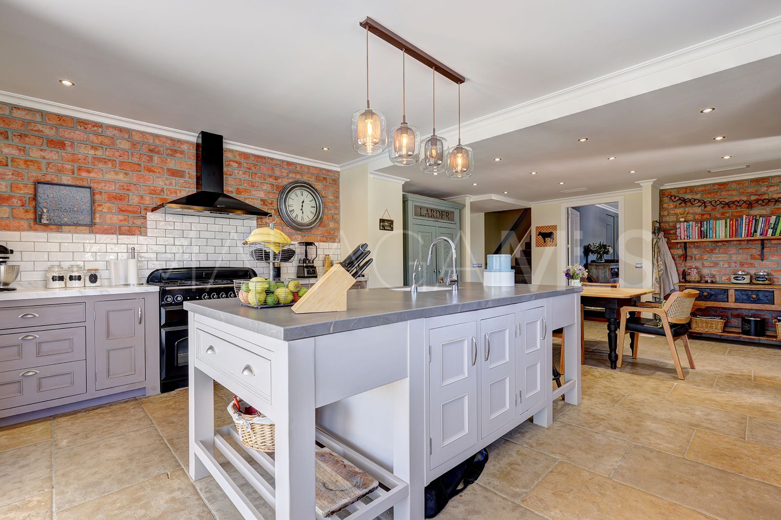 Villa de 4 bedrooms for sale in Casares